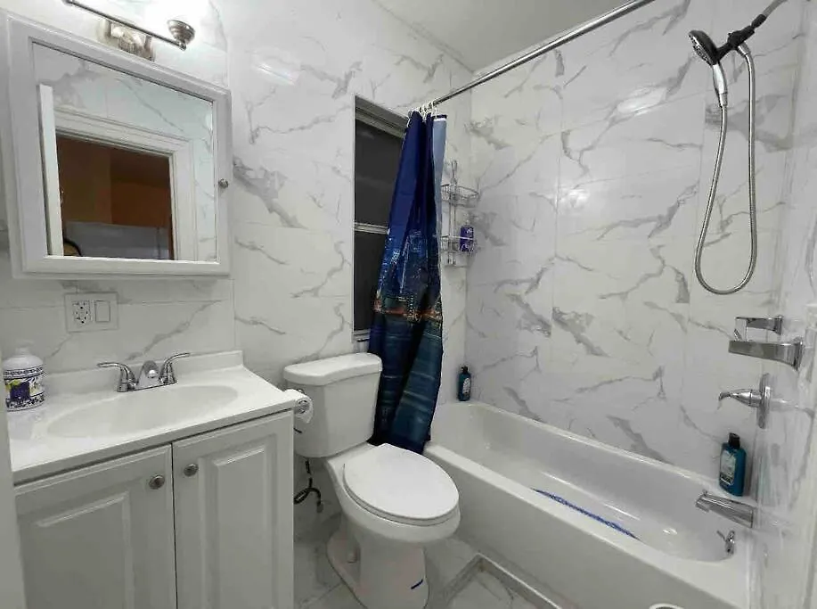 Entire Beautiful 1Br For You! R New York Daire