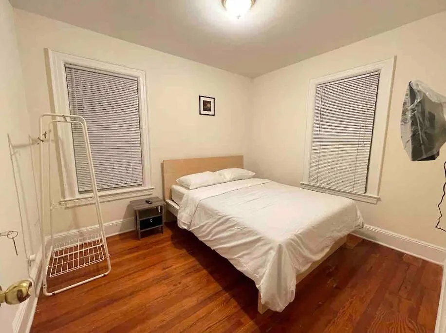 Entire Beautiful 1Br For You! R New York Daire